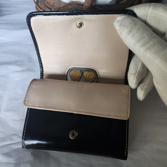 TED BAKER Black Patent Leather PINK Wallet Kisslock Hearts - Picture 7 of 14